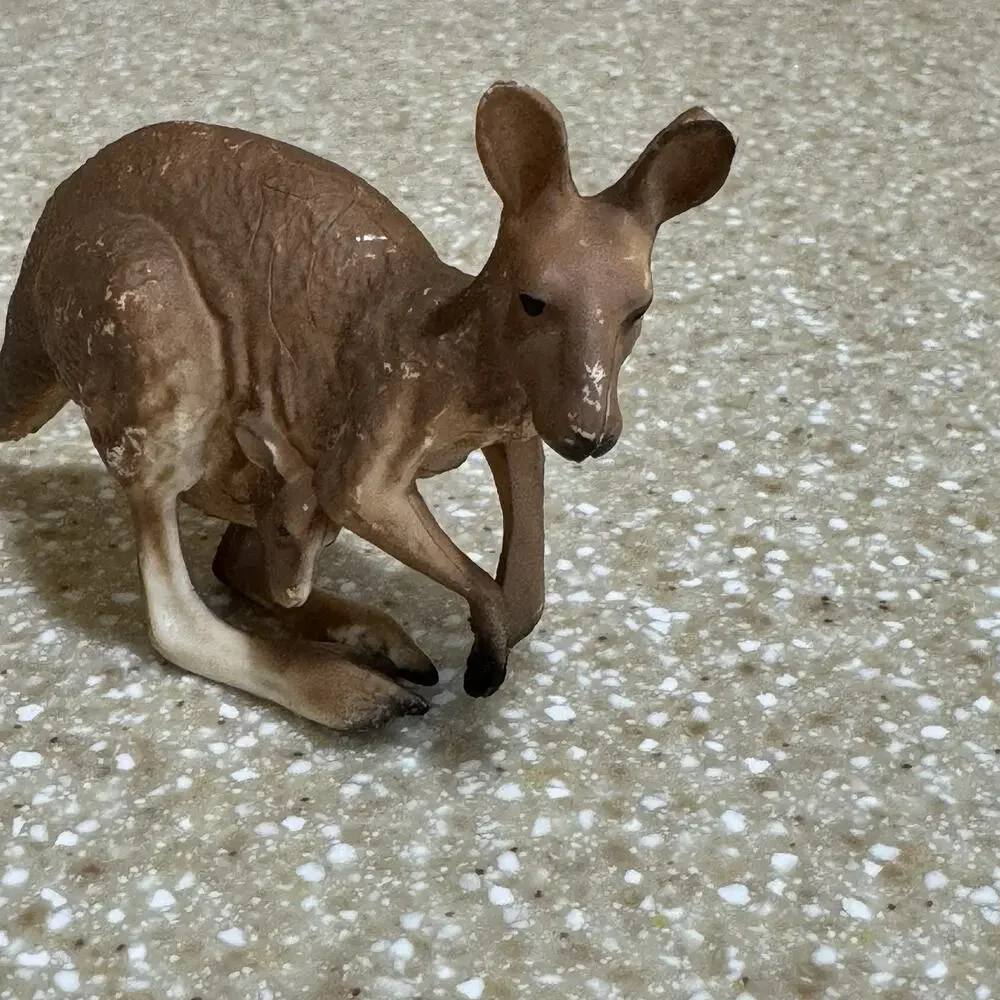 Outback Steakhouse The Kangaroo Krush Drink Cup Clinger Figurine Baby Joey Toy